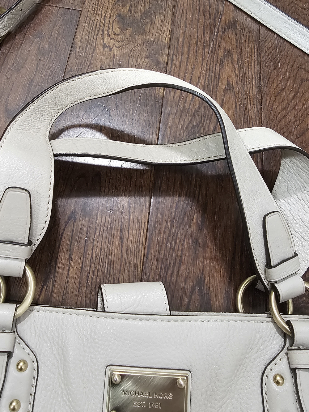 Michael Kors Astor White Pebbled Leather Crossbody Bag - Picture 4 of 14